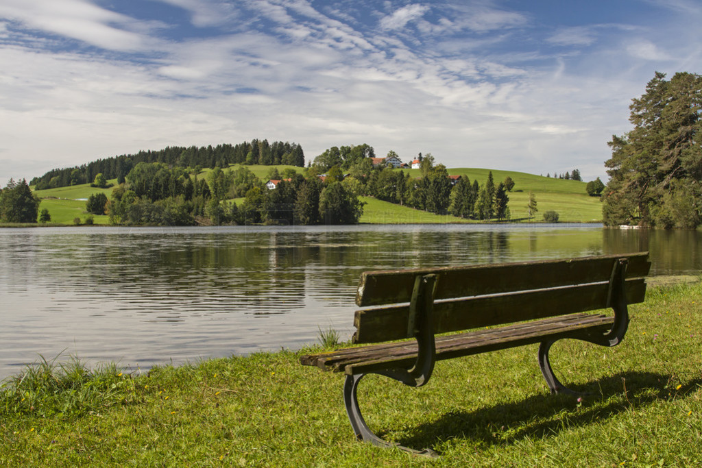 ڰߵʩ߶ΤպLake Schwaltenweiher