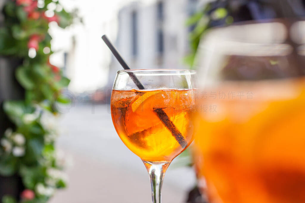 Aperol SpritzβơԱͳΪʳľƾ