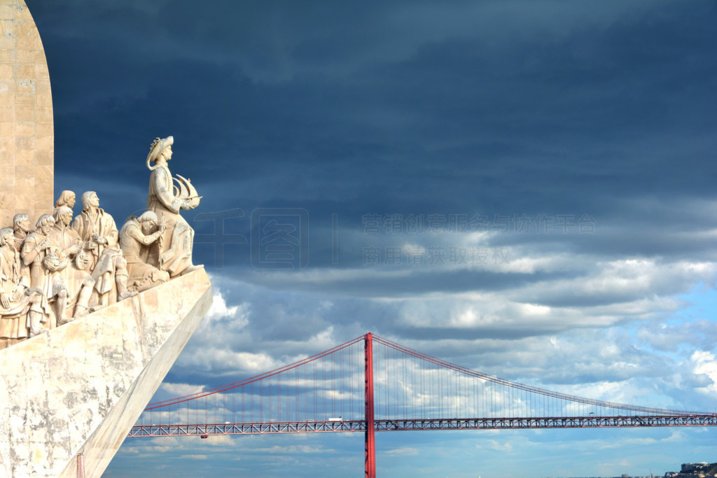 25 de Abril  Padrao dos Descobrimentos ر