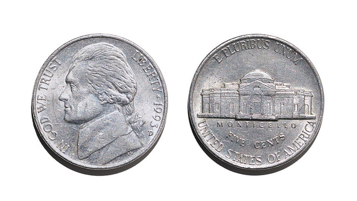 五美分, 两党的硬币, 在一个白色的背景