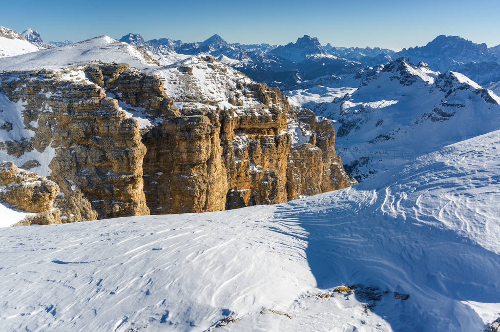 ֹ۵Ĺ۵İʯ˹ɽշ Pordoi ߶Ϸëԡң Trentino-Alto-Adige 