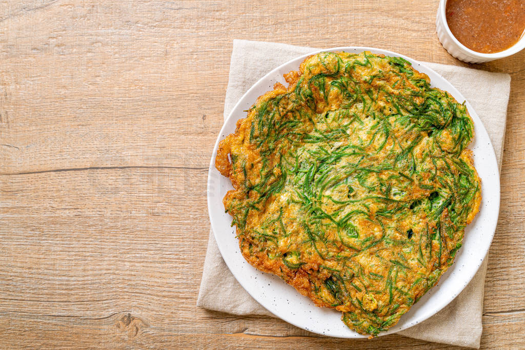 Fried Egg with Climbing Wattle and Spicy Shrimp Paste