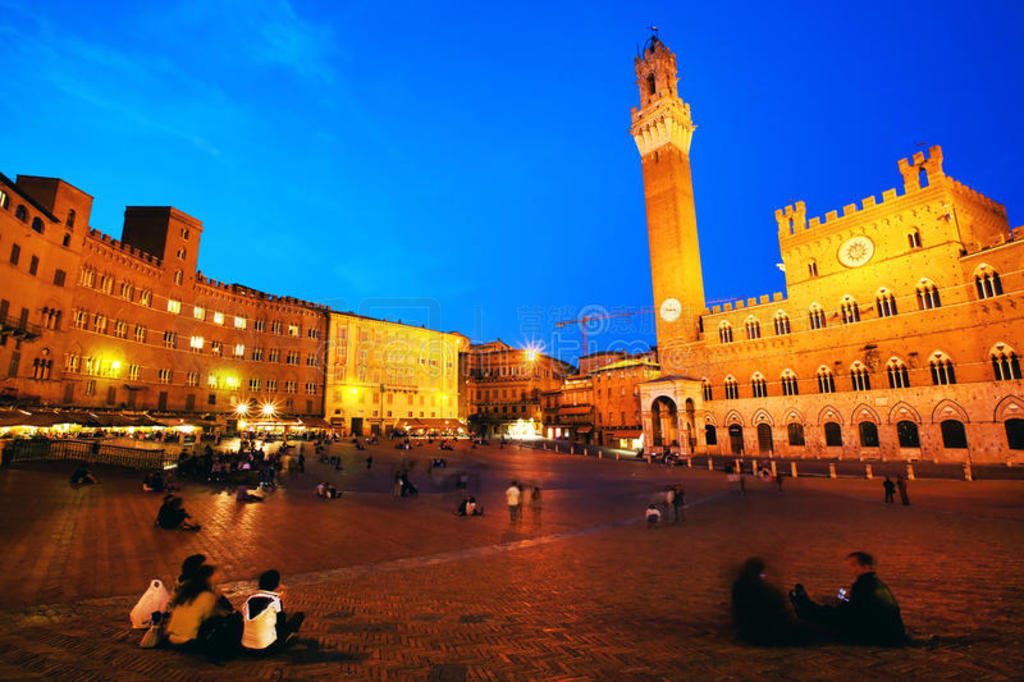 Үɿ㳡piazza del campoղƹpalazzo pubblico