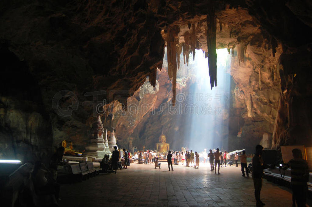 ̩khao luang cave phetchaburi