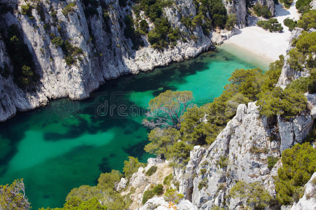 ˹calanques d'en vau