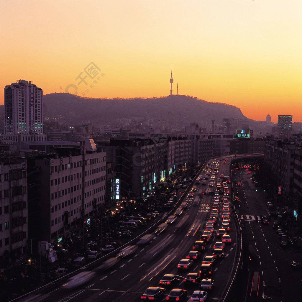 夕陽下的城市風光