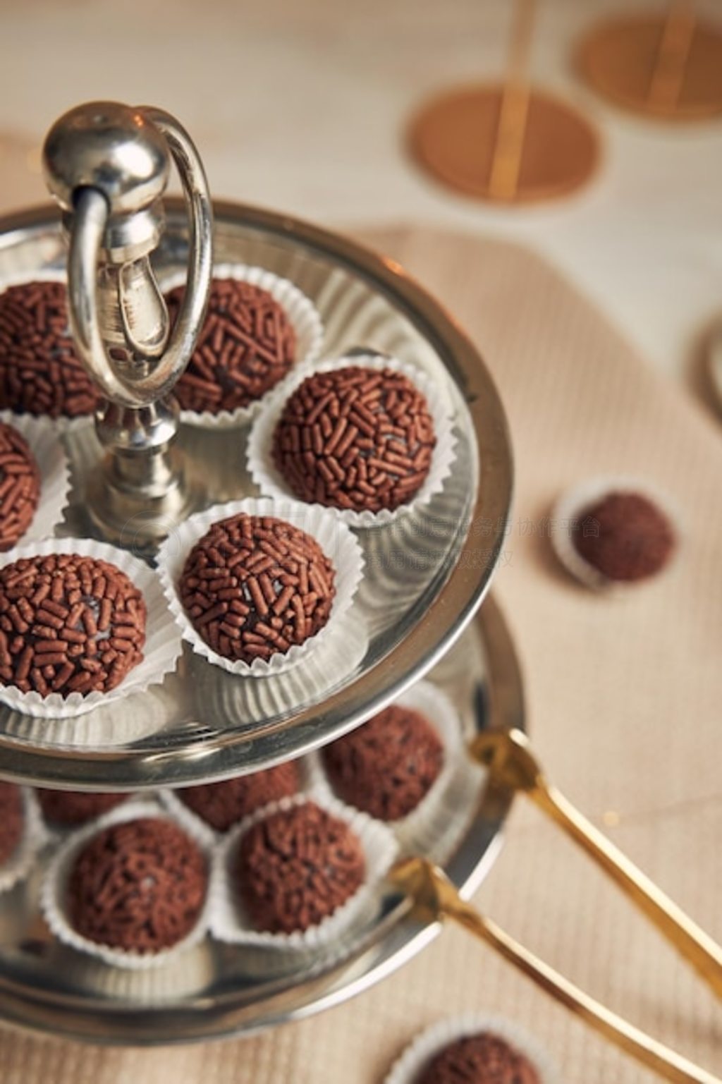 ˫ϴͳ Brigadeiros ĸ߽ǶѡԾ۽ͷ