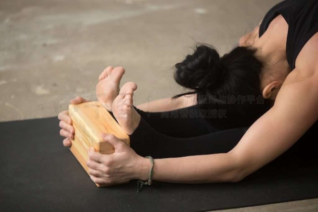 ƯŮ paschimottanasana 飬