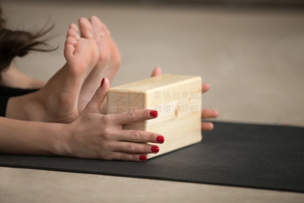 ƯŮ paschimottanasana 飬˹ͼ