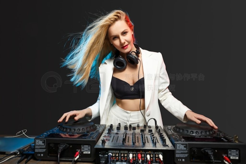 Ľ DJ Ůڼװ  ɶԣ