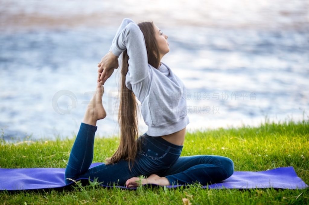 Ӱϵ Eka Pada Rajakapotasana