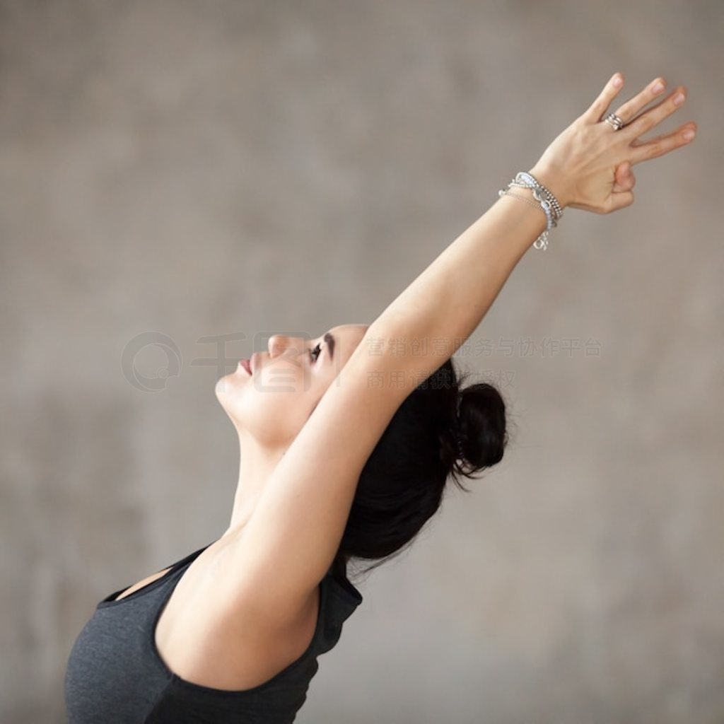 Ů Virabhadrasana 1 ϰ