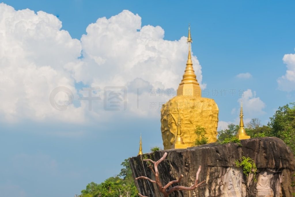 Wat Tham Pha Daen Ľ