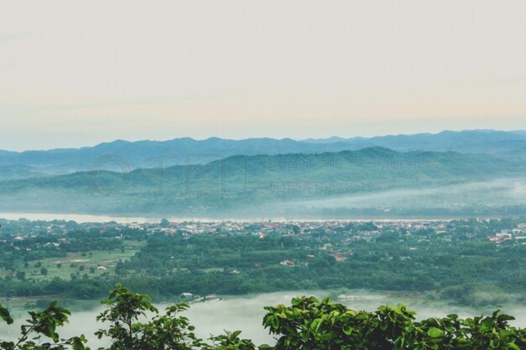 phu thok chiang khan, 踮 ̩