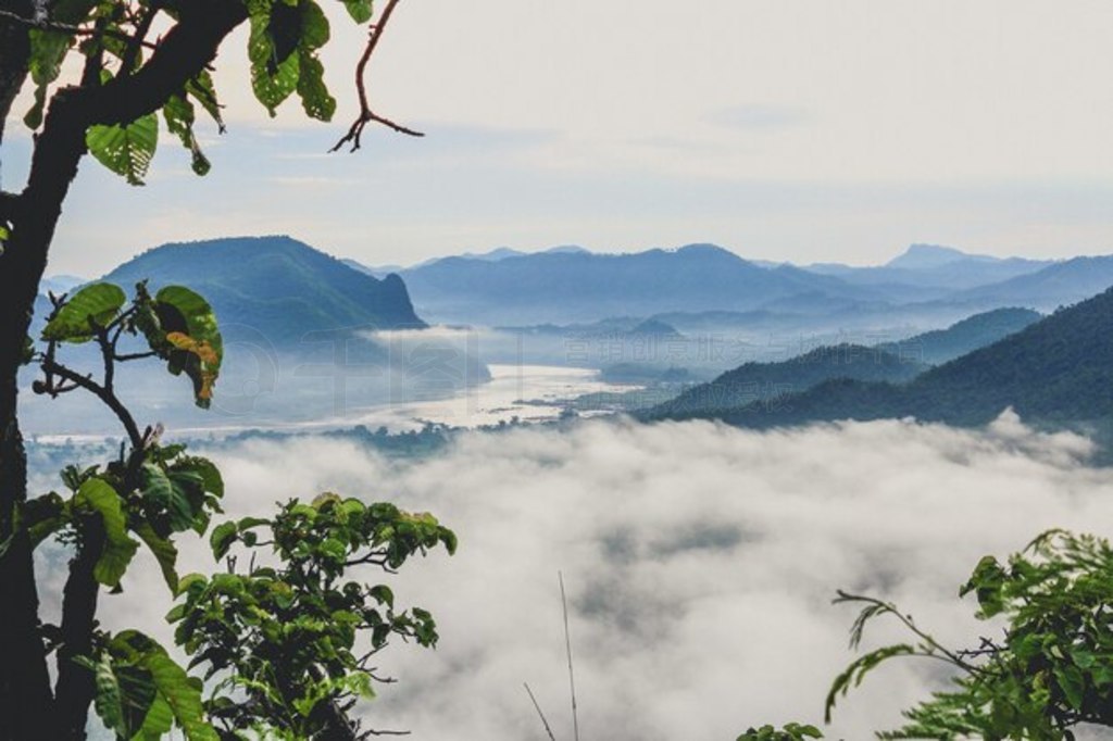 phu thok chiang khan, 踮 ̩