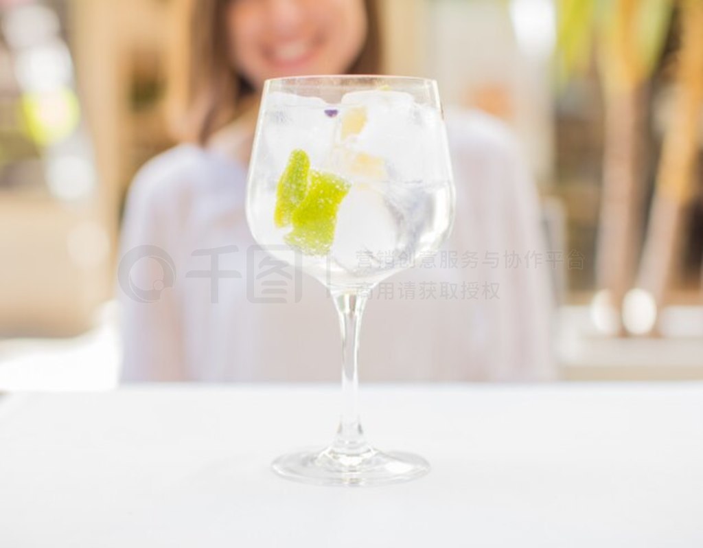 Ůһ gintonic Ĳ