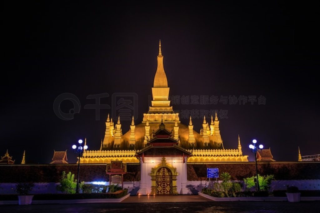 ҹĽ (Pha That Luang)