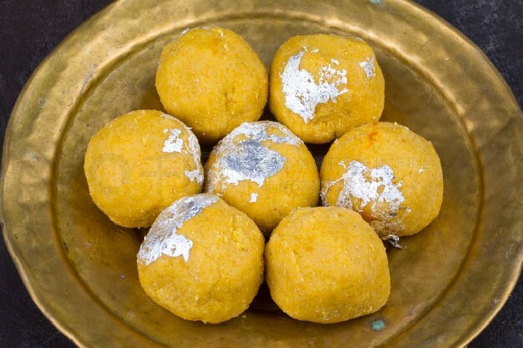 Besan Laddu ӡȴͳʳ