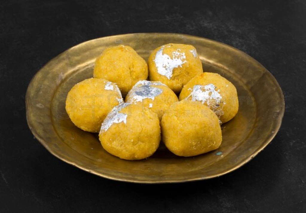 Besan Laddu ӡȴͳʳ