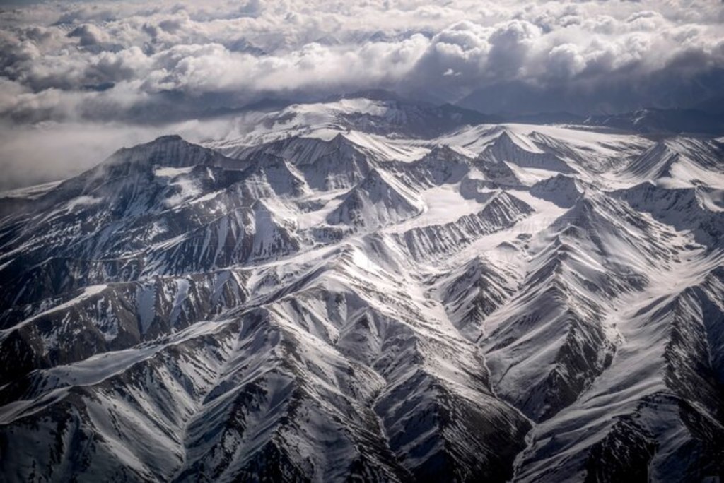 ӷɻ Leh Ladakh ӡȵĶѩɽ߽Ƕͼ