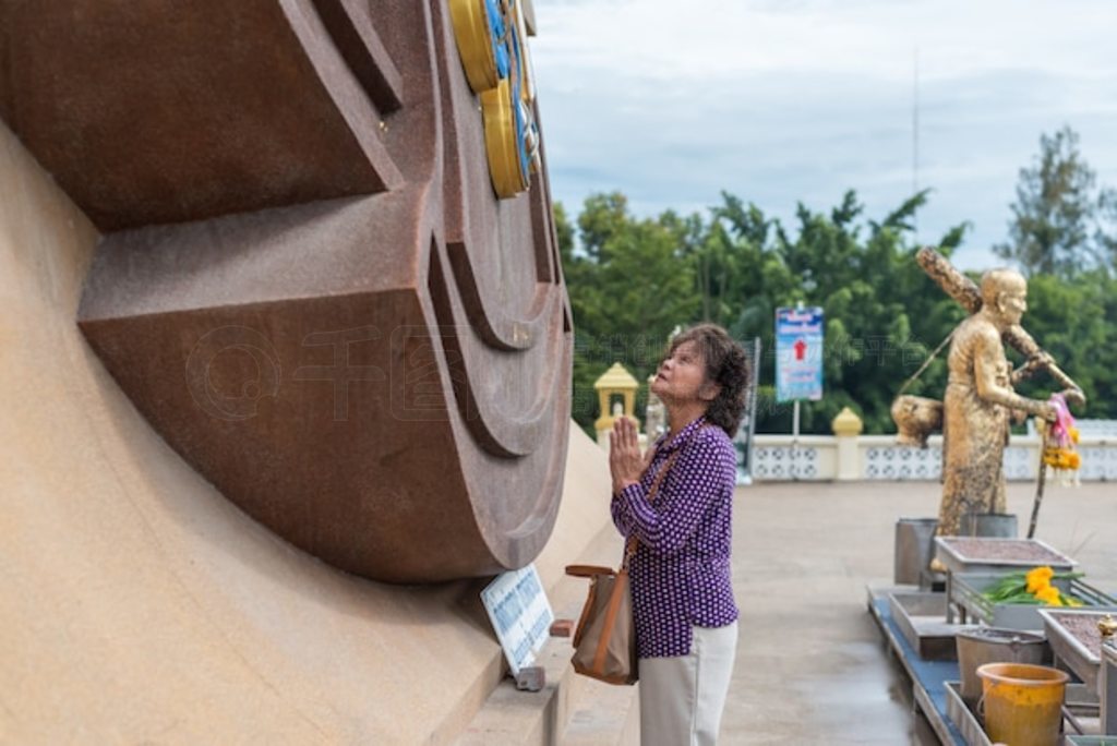 Luang Pu Thuat ڻ Wat Huay Mongkol 