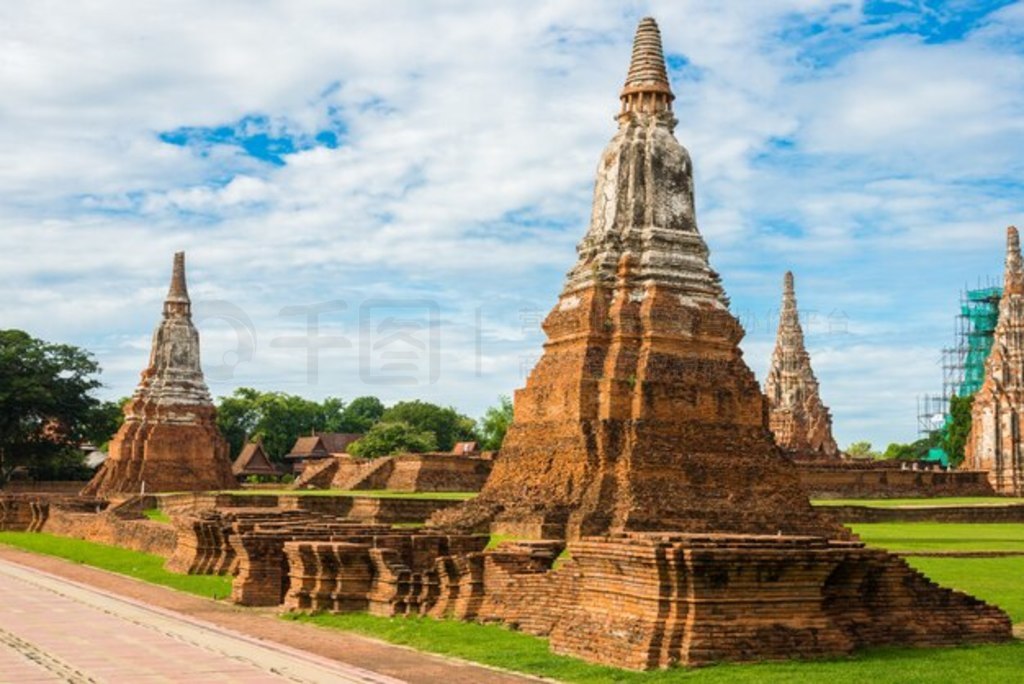 Wat Chai Watthanaram  Prasat Tong 죬Ҫ PrangУ