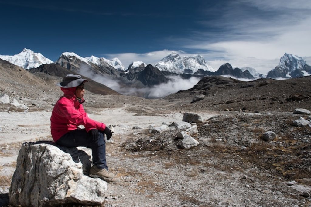 ͽߴ Lobuche ǰᲴ Naktok ɽ Gokyo 