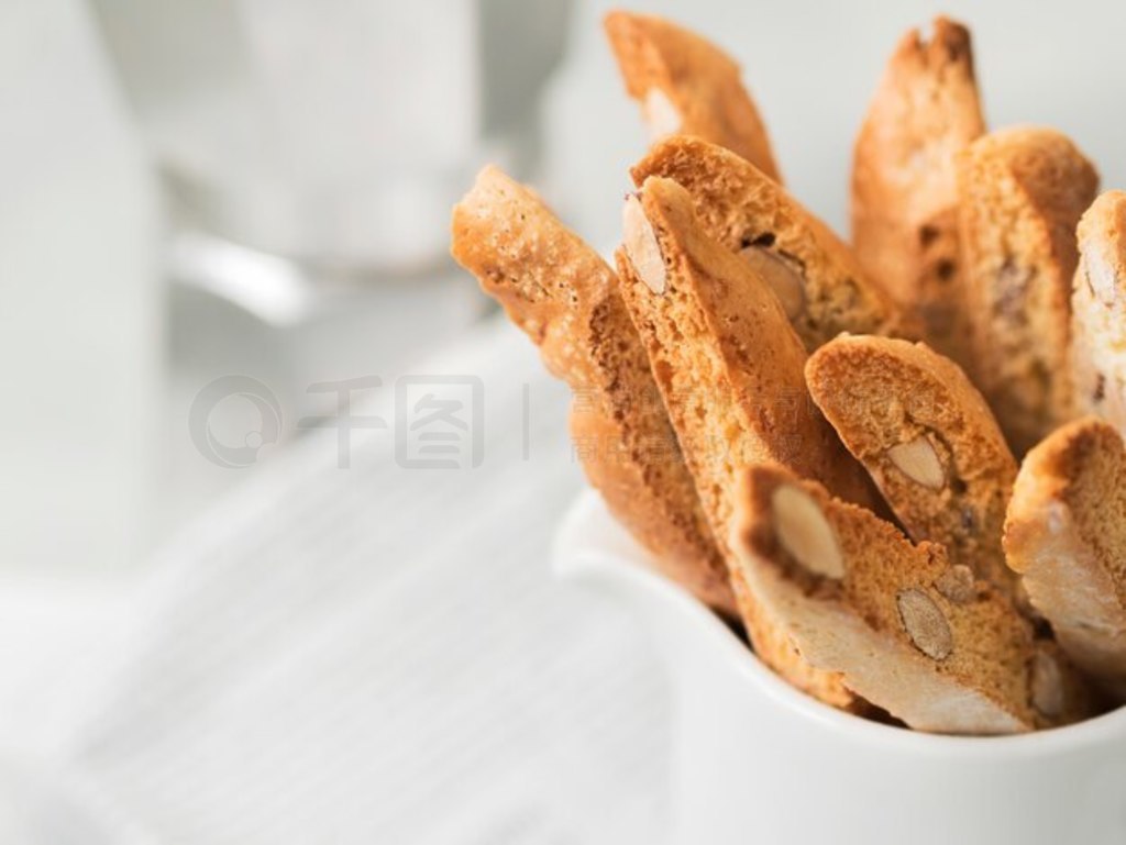 Biscotti (cantuccini)-ڰɫдͷĴͳ㡣