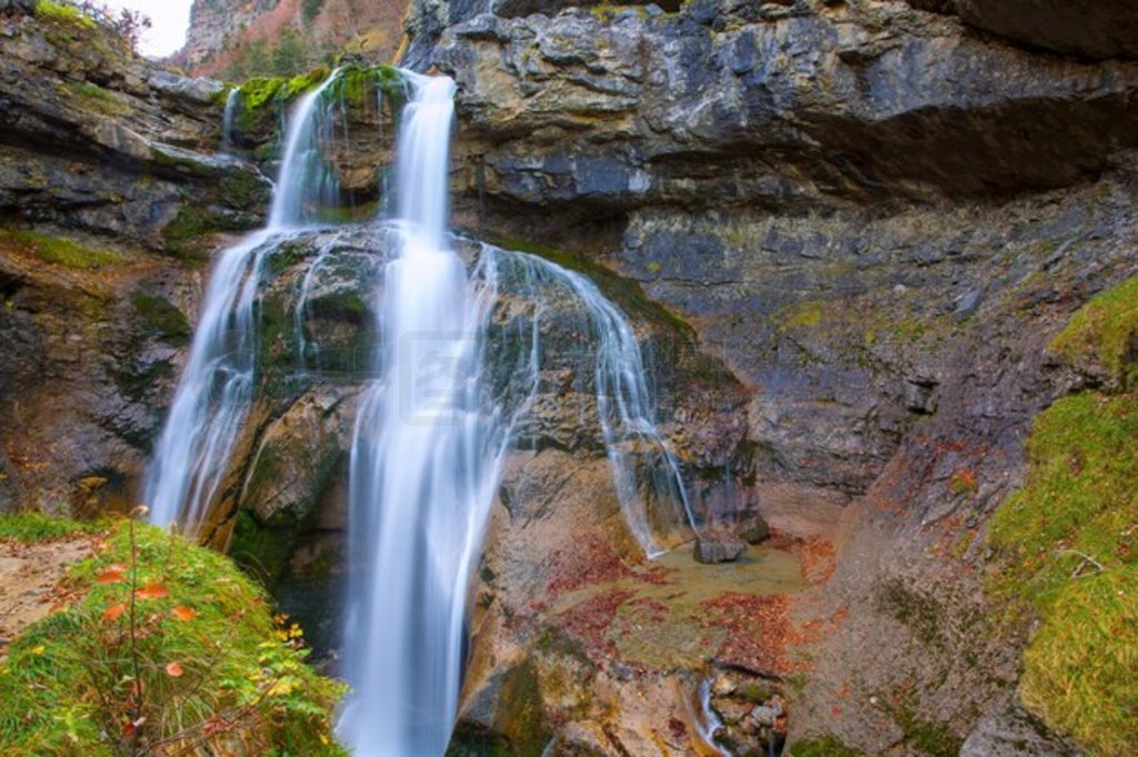 Cascada de la Cueva ٲ Ordesa ɽ ţ˹ 