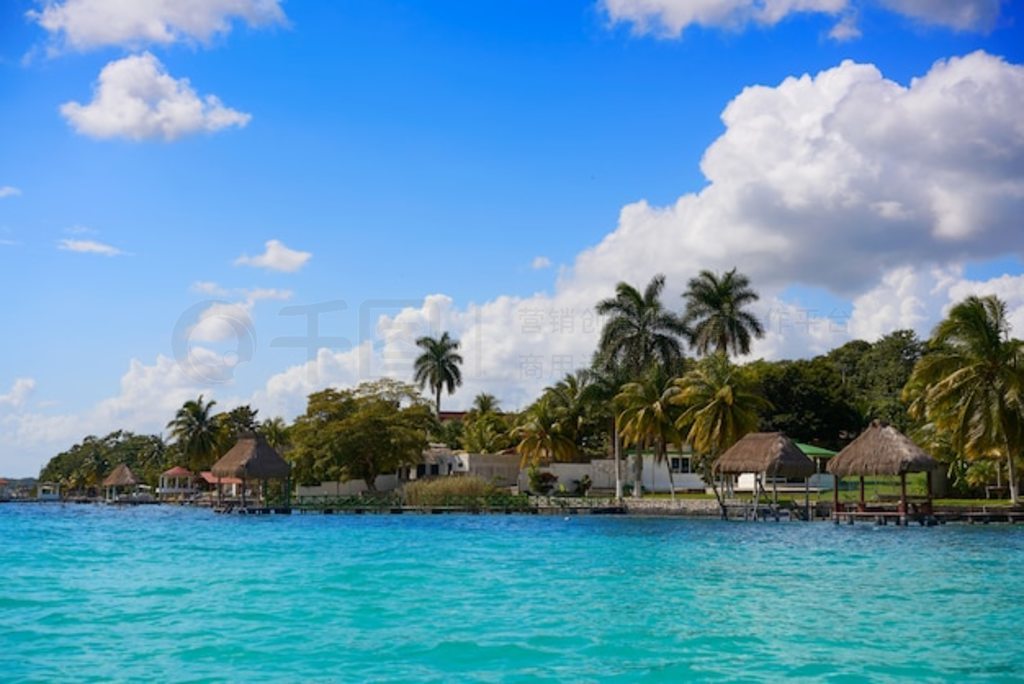 īк Laguna de Bacalar к