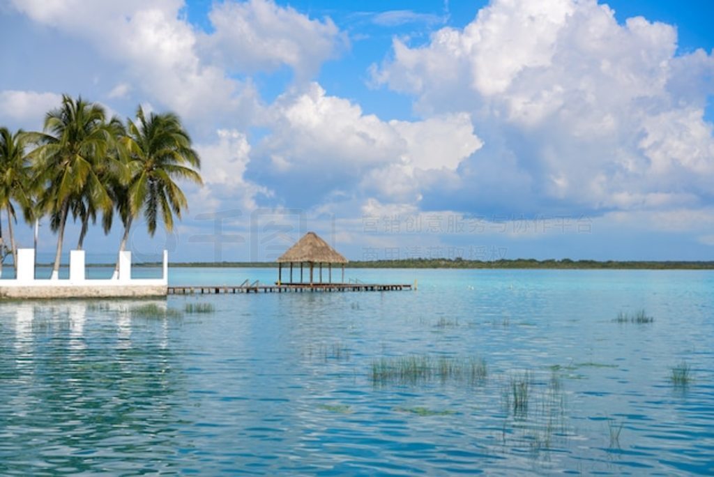 īк Laguna de Bacalar к