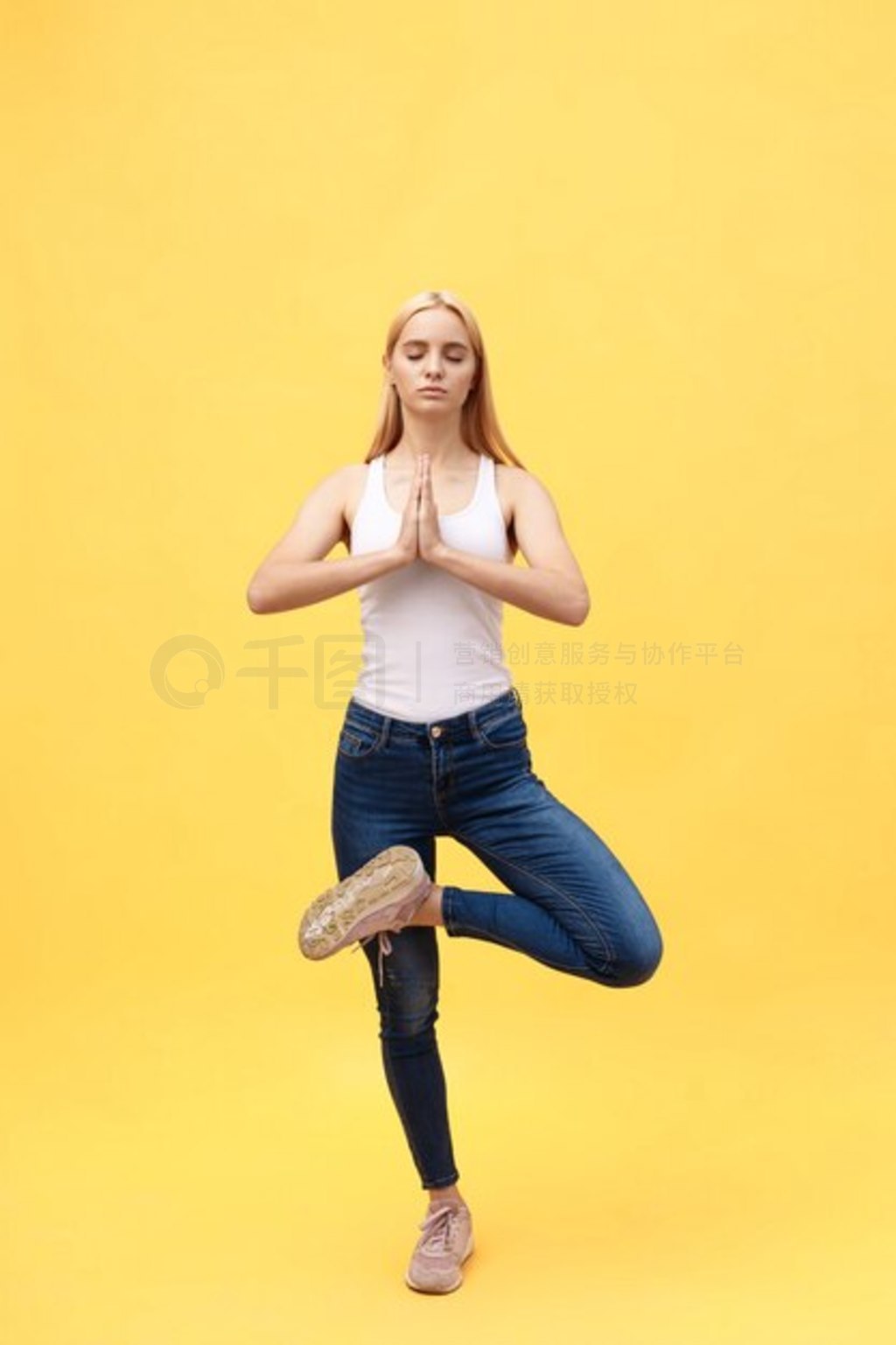 Űɫ˶˶˵ŮVrikshasana 