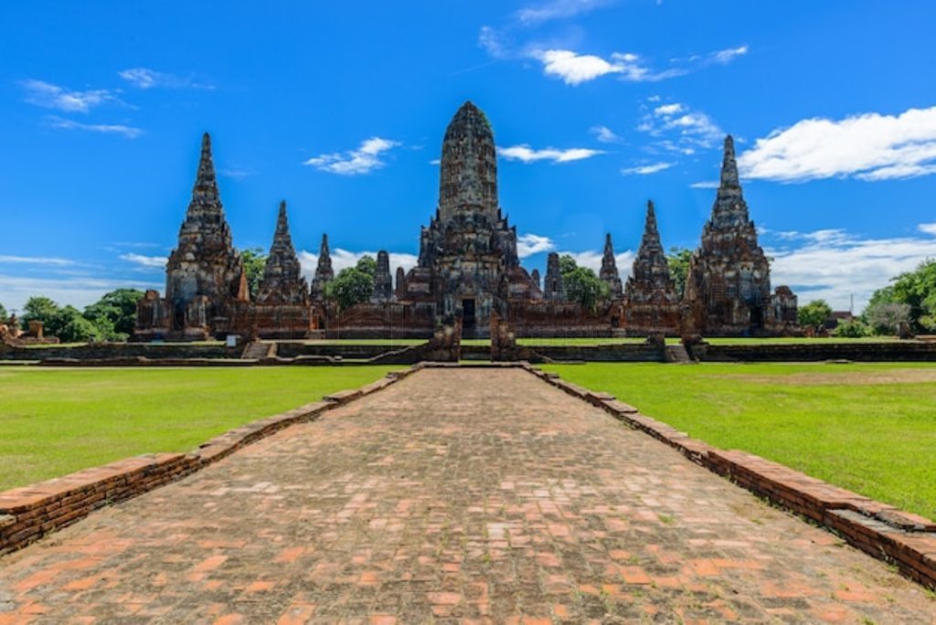 1629 ɰ (Prasat Tong) Ĳ (Wat Chai Watthanaram) ĺΰַҪ PrangУɽ