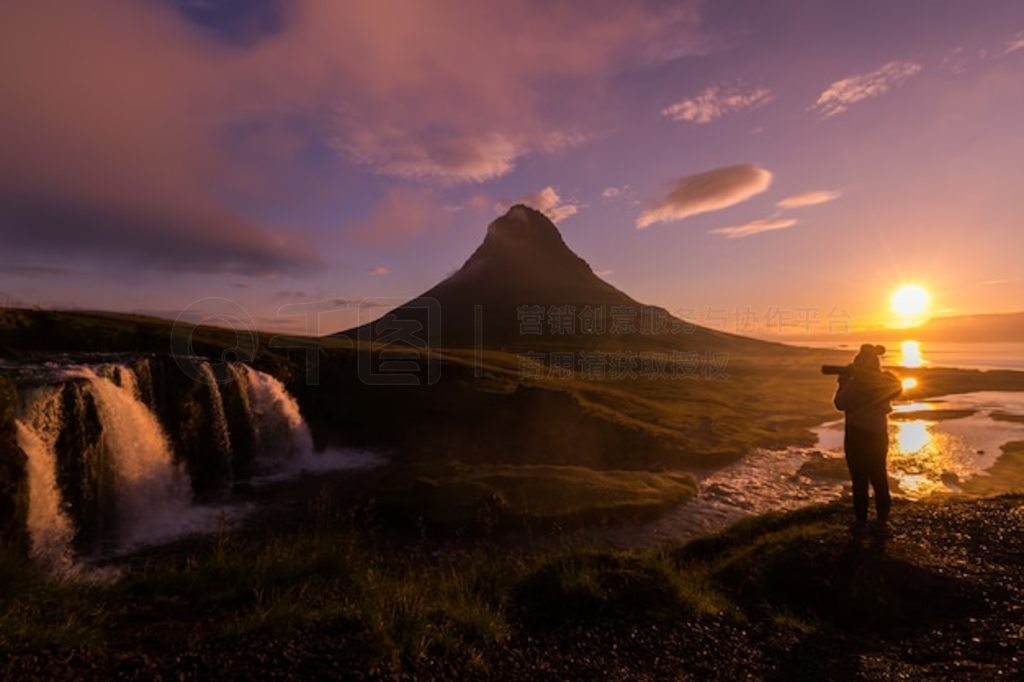 Ӱʦ Kirkjufellsfoss յķ羰Ӱ