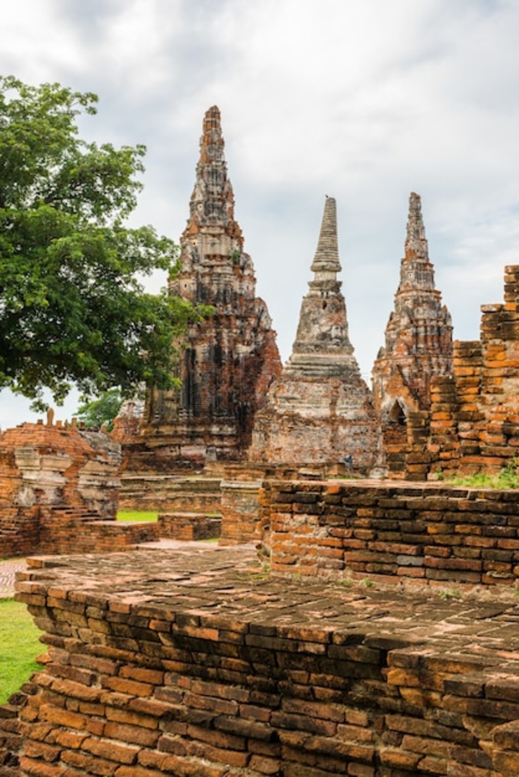  (Wat Chai Watthanaram) ΰַɰ (Prasat Tong)  1629 꽨죬Ҫ Prangģɽľ