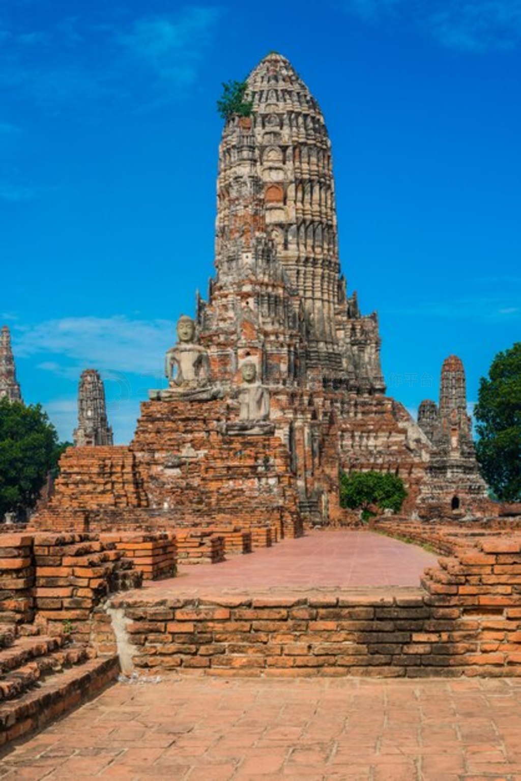  (Wat Chai Watthanaram) ΰַɰ (Prasat Tong)  1629 꽨죬Ҫ Prangģɽľ