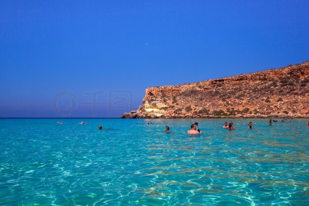 ĺʤ Spiaggia dei conigli ľ