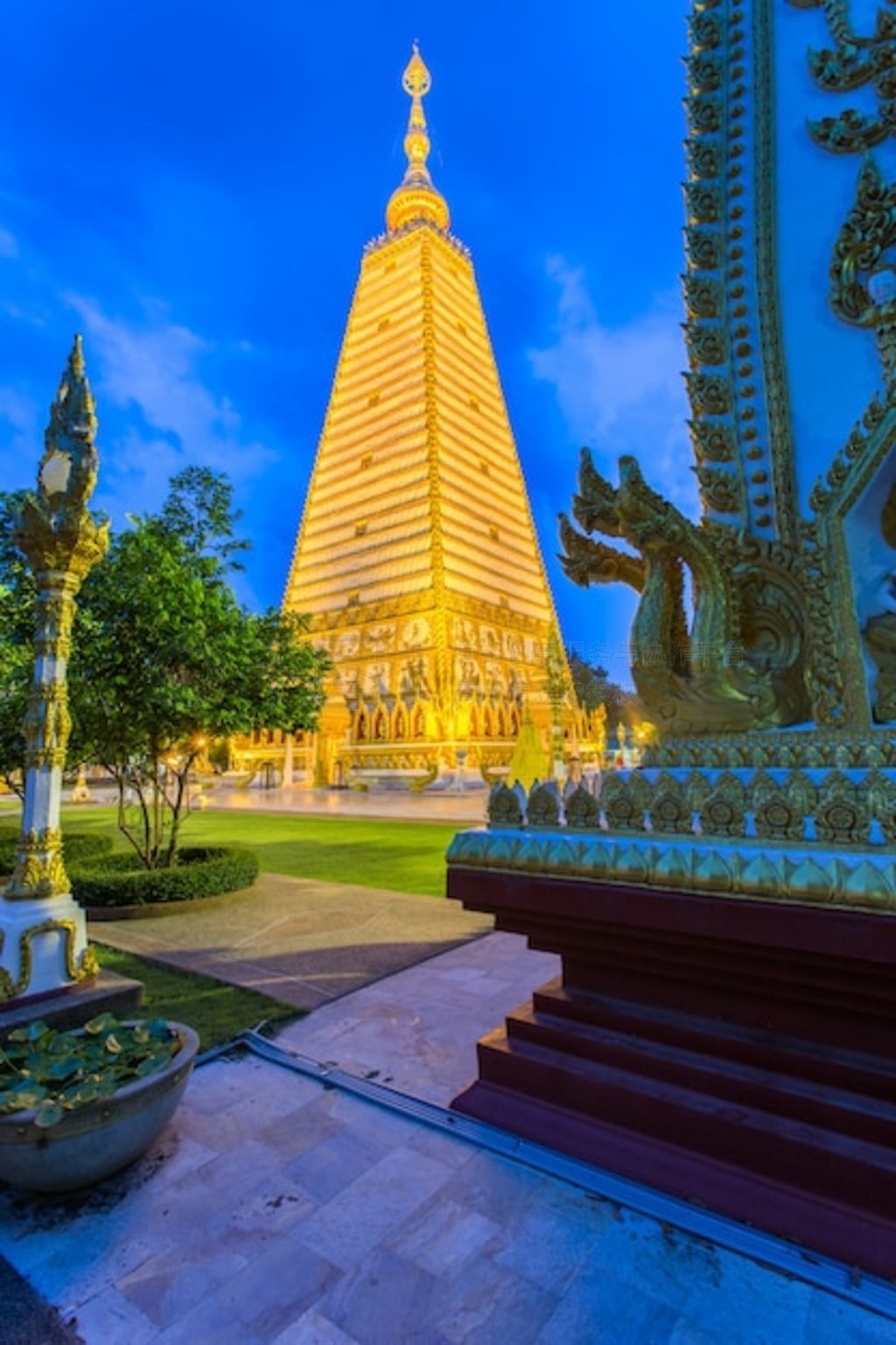 ̩߷ҹı Wat Phrathat Nong Bua 