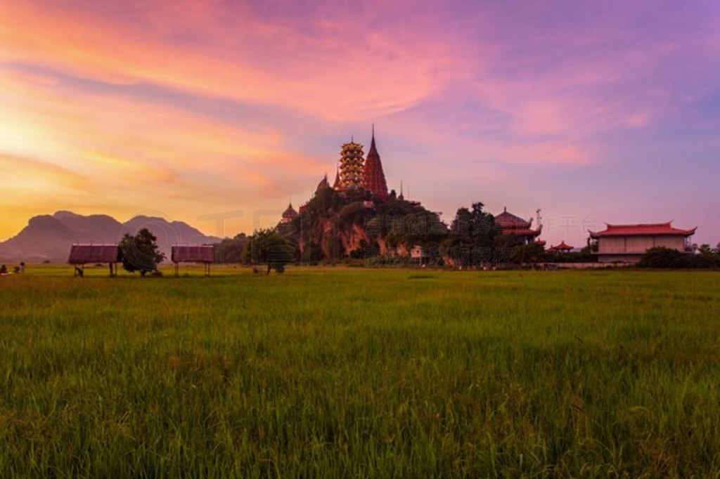 Wat Tham Suea λ̸̩