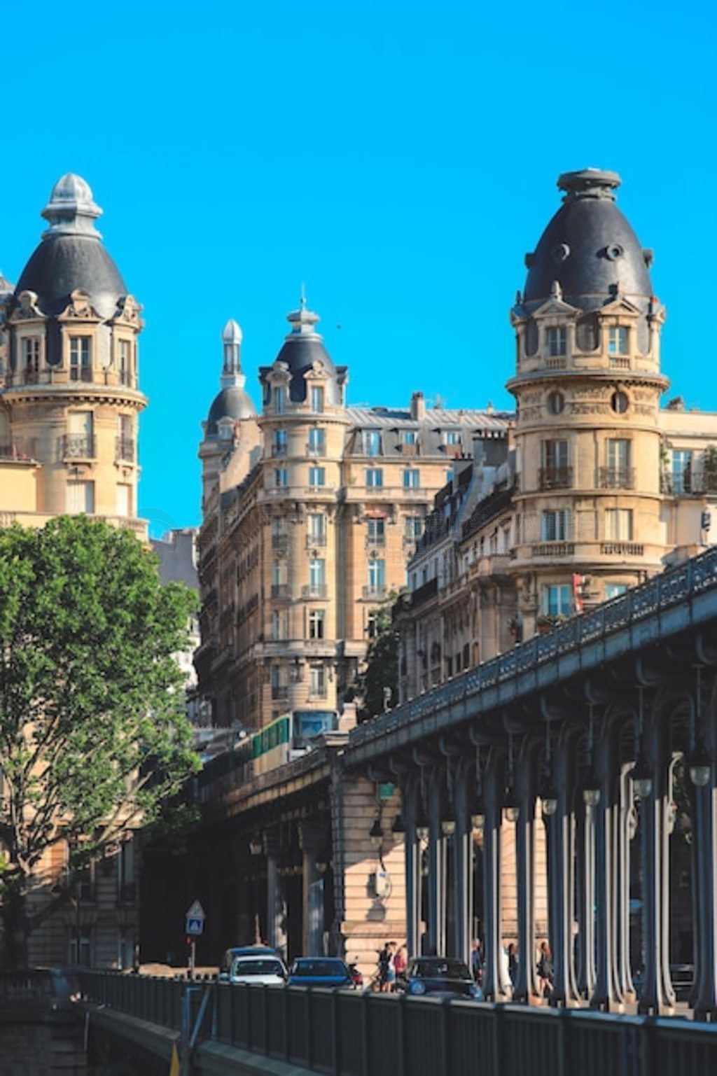 г͵ Pont de Bir-Hakeim ɫ