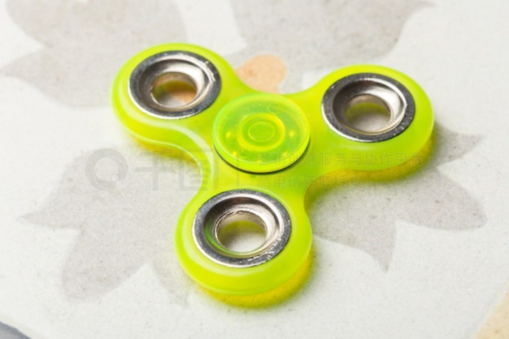 Fidget SPINNER ѹ