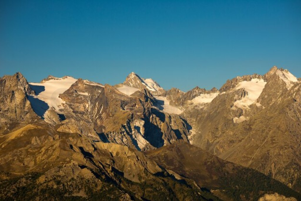  Massif des Ecrins (4101 m) ҹ԰ΰɽͱճʱԶͼʵգյɫʡ