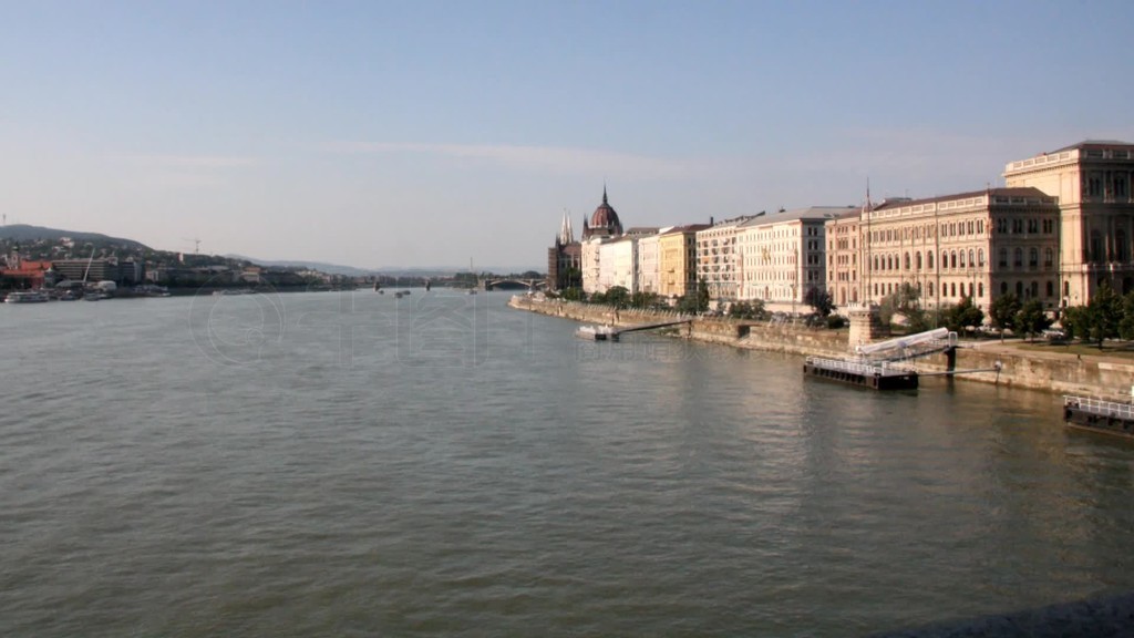 Blick im Zeitraffer nber Hafenanlagen