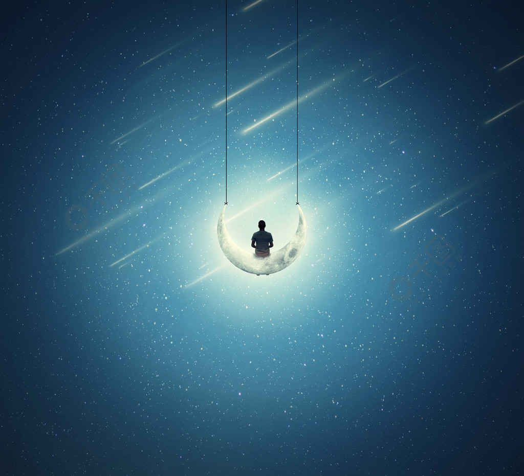 与一个孤独的男孩坐在一个新月的月亮作为秋千在繁星点点的夜空上的超