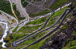 0特羅爾斯蒂根(trollstigen),特羅爾(troll)人行道,挪威蜿蜒的山路000