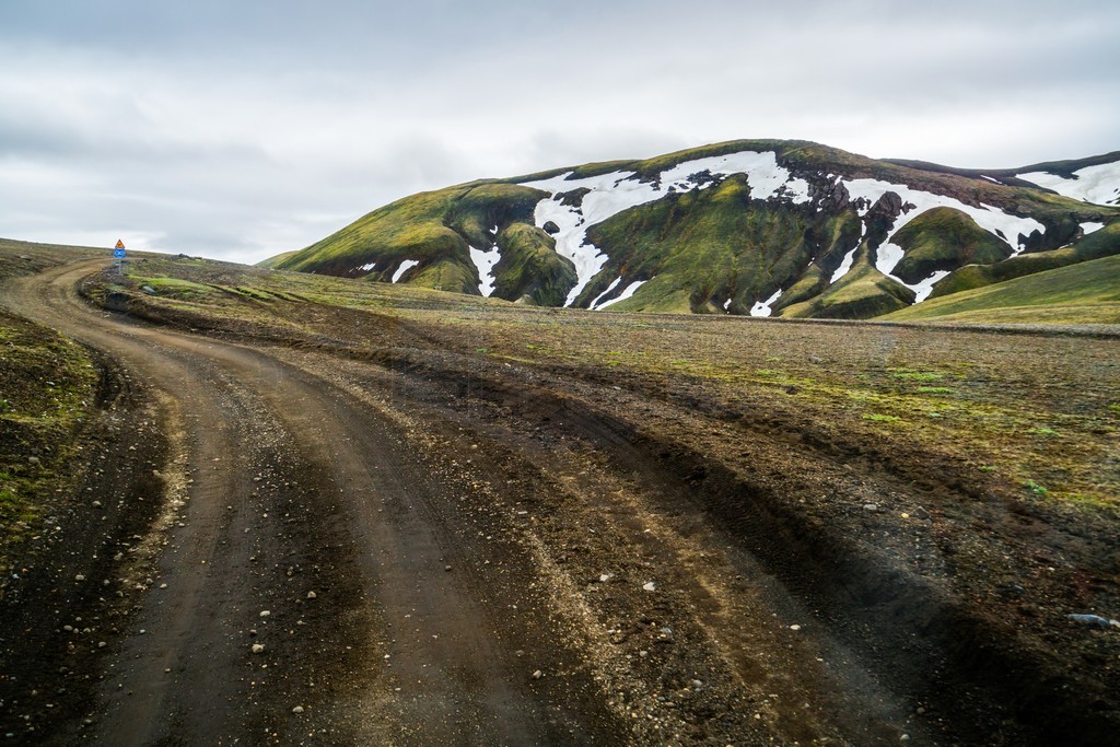 ڱŷ޵ĸߵصõLandmanalaugarʯ·4WD 4x4ŢtoughLandmanalaugarķ羰ԴȻͽкԶ