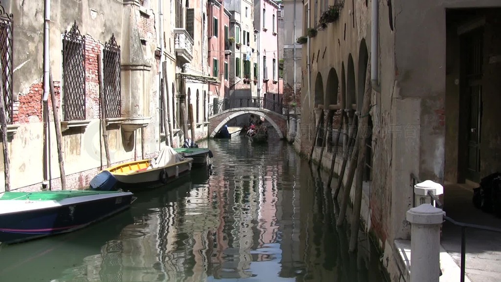 Blick auf einen Kanal mit BrnckeVenedig