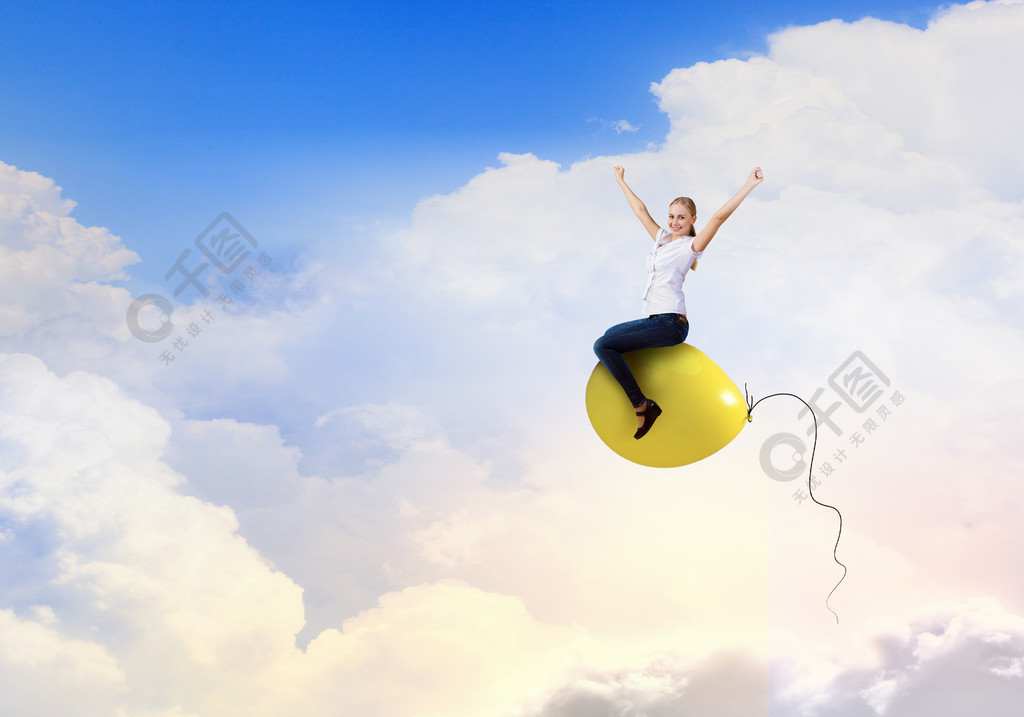 乘坐在天空的少妇五颜六色的气球女人骑气球
