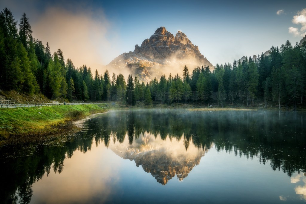 AntornoׯϷ羰Tre Cime di LavaredoɽڱڶңŷȻͷ羰Ŀĵ