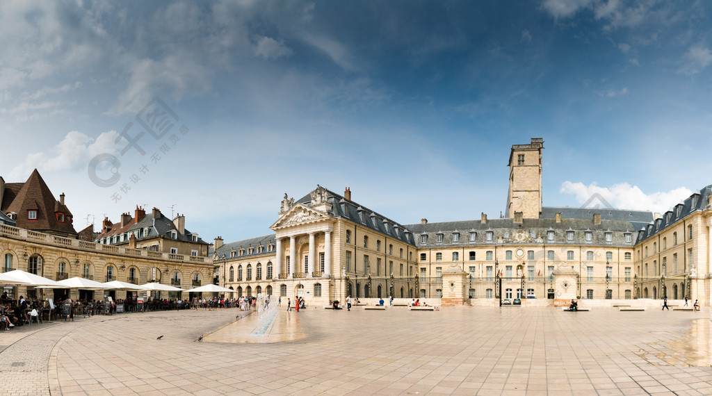 法国勃艮第第戎法国2019年8月27日第戎旧城区中心的自由广场广场的
